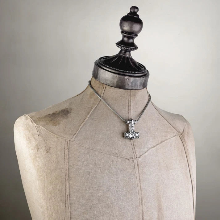 Bindrune Hammer Pendant
